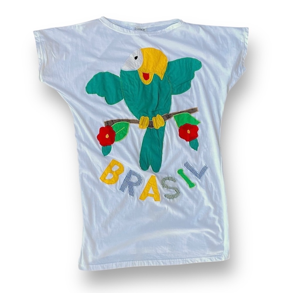 Vintage Brasil Parrot Graphic Tee in White and Green - Casual Pets Bird Design